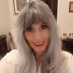 Meet your Posher, Pam